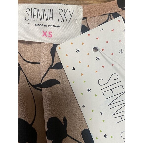 SIENNA SKY Top Womens XS Floral Cropped Blouse Tie Waist V-Neck Shirt NEW - Picture 8 of 9